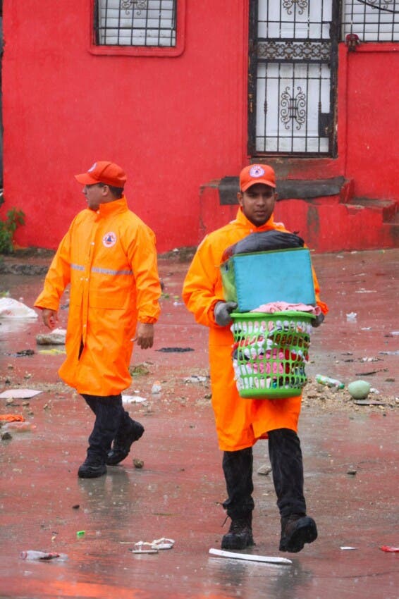 Crecida del río Isabela: Defensa Civil evacúa a familias en peligro en Capotillo