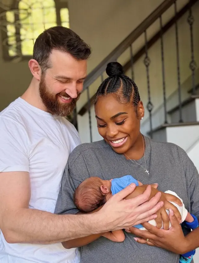 Lauren y Cameron, de Love Is Blind, celebran la llegada de su primer hijo