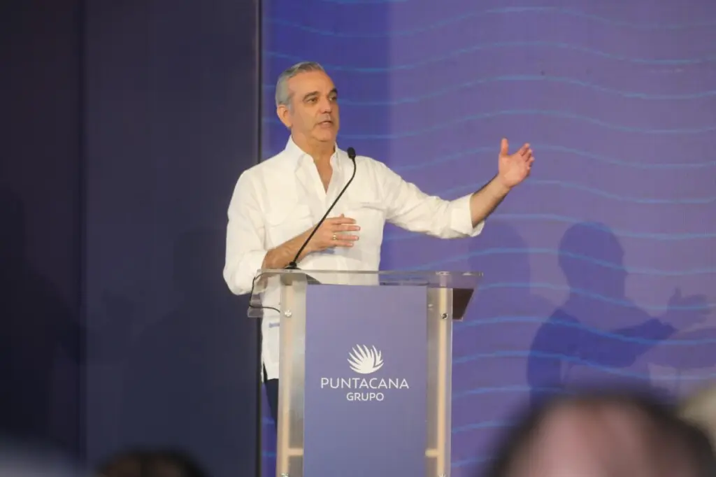 Abinader inicia construcción del Hotel Meliá Bergantín Beach