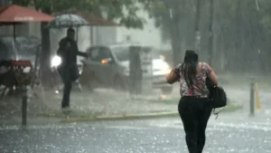 Aguaceros persistirán por sistema frontal estacionario; 21 provincias bajo alerta