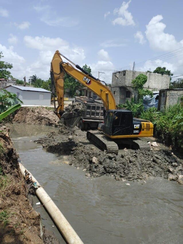 Tormenta Melissa: CAASD refuerza saneamiento de cañadas en Santo Domingo