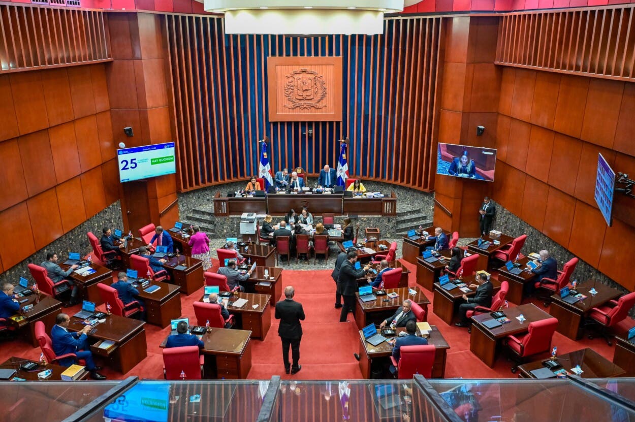 Senado aprueba Código Laboral en segunda lectura; se mantiene la cesantía
