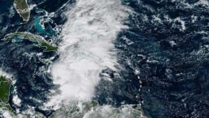 Cuba declara en «fase informativa» a su mitad oriental por la amenaza de Melissa