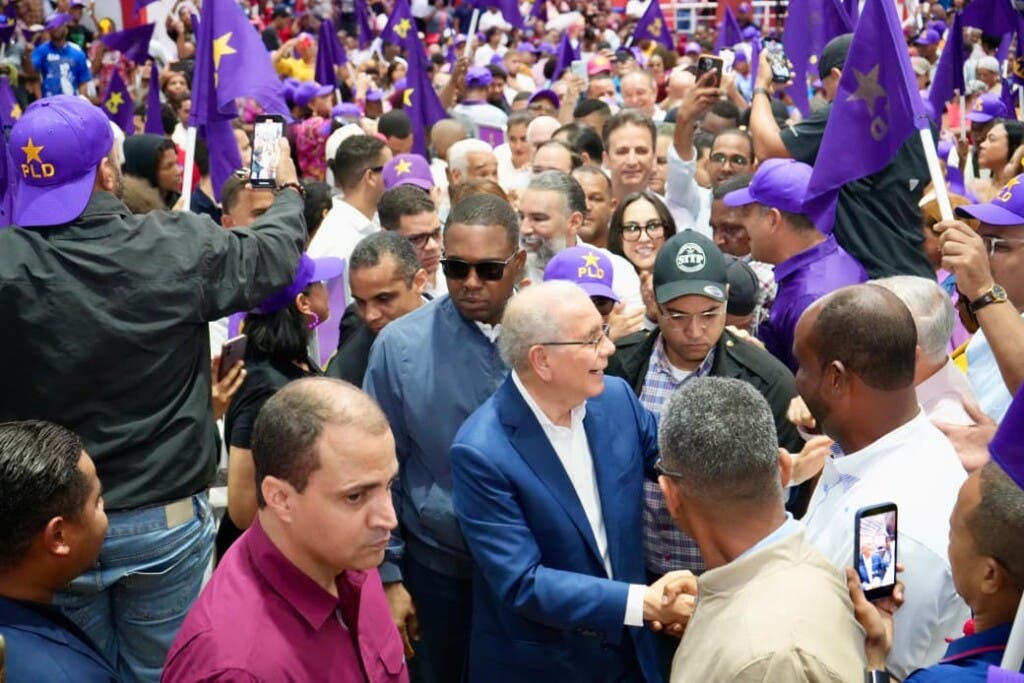 Danilo Medina afirma que la cantidad de miembros en una organización no es determinante para su éxito.