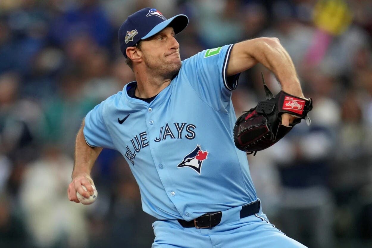 Blue Jays resurgen con Scherzer: Victoria contundente 8-2 sobre Marineros