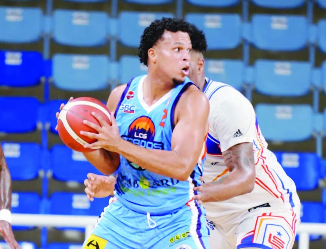 Los Prados siguen en pelea y San Carlos indetenible