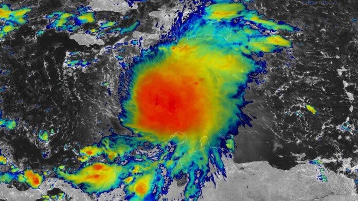 Melissa ya es huracán categoría uno; trayecto sigue hacía República Dominicana con fuerza