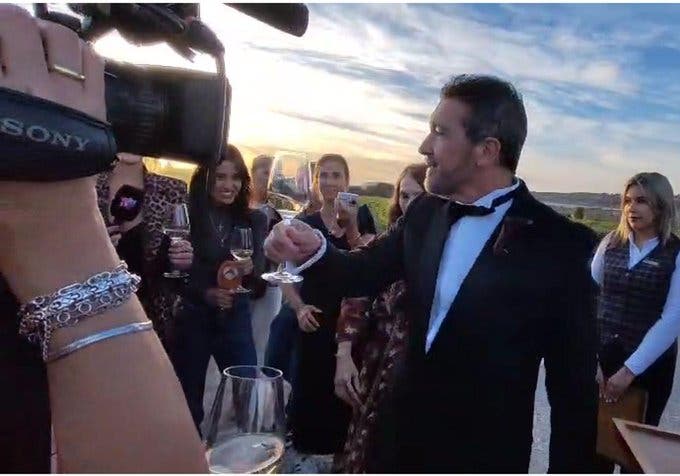 La hija de Antonio Banderas y Melanie Griffith se casa en España con Álex Gruszynski