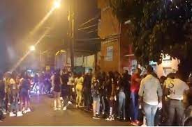 La Policía interviene en fiesta clandestina o «teteo» en Los Alcarrizos