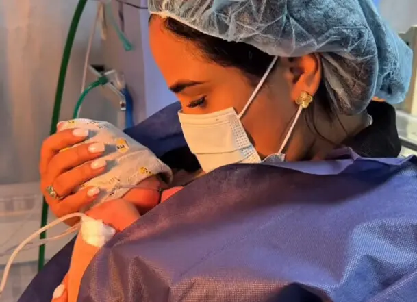 El tierno momento entre Martha Heredia y su bebé tras días en cuidados intensivos