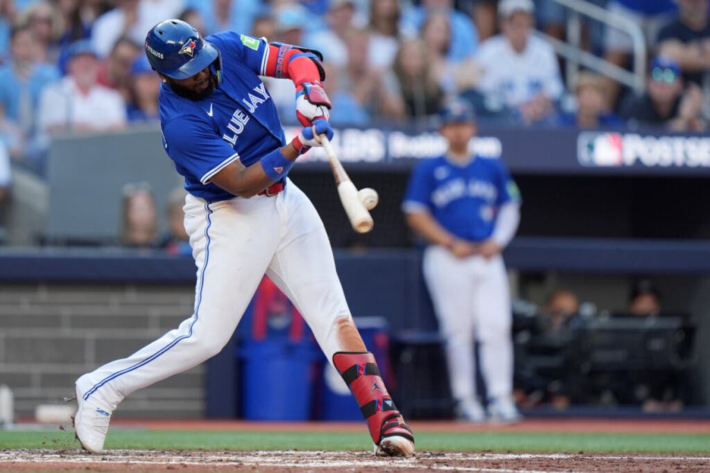 Toronto repite paliza a los Yankees y se pone 2-0 en la Serie Divisional