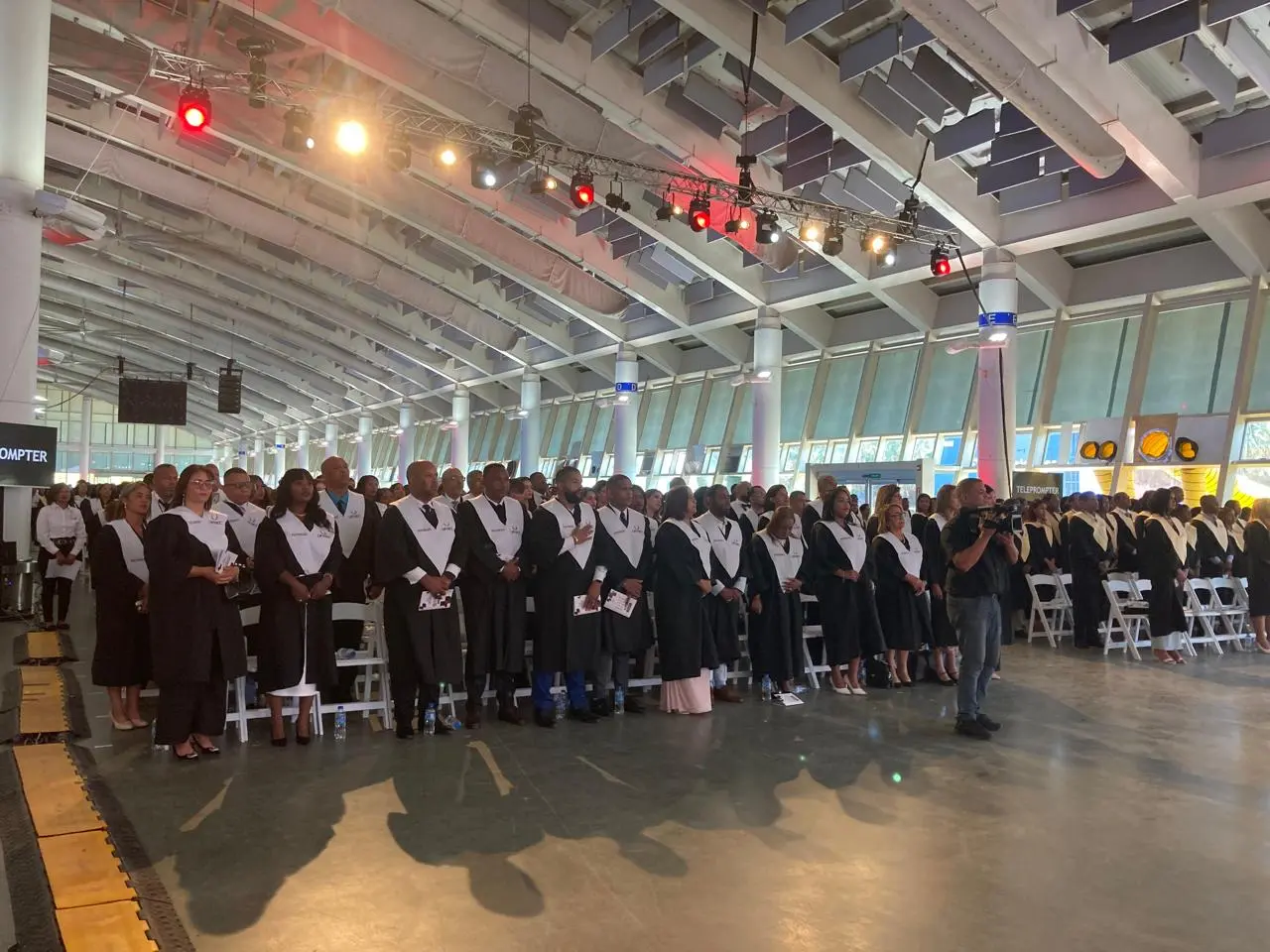 UFHEC gradúa a 1,131 profesionales y otorga Honoris Causa a Julio Hazim