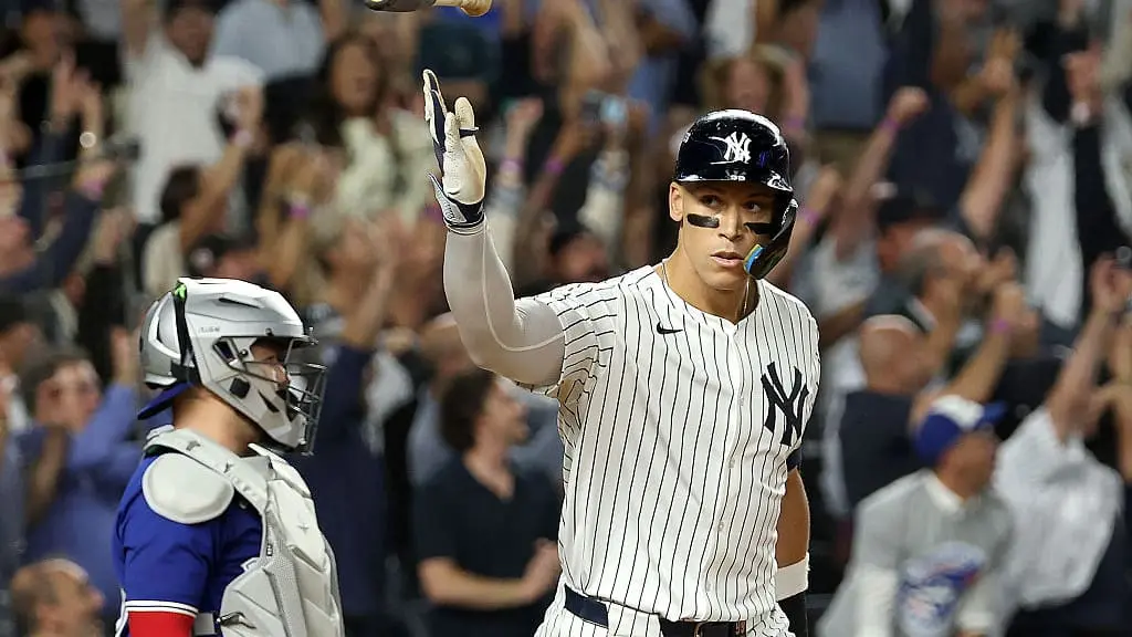 ¡Aaron Judge al rescate! Jonrón épico mantiene a los Yanquis con vida en los playoffs