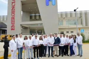 Gobierno entrega nuevo Hospital Regional Dr. Ángel María Gatón, el más moderno del país