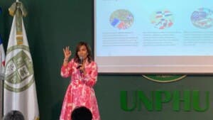 Visión y aptitud: Geanilda Vásquez resalta importancia creatividad para éxito empresarial