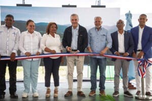 Abinader inaugura carreteras y el Bulevar Tenguerengue en San Juan