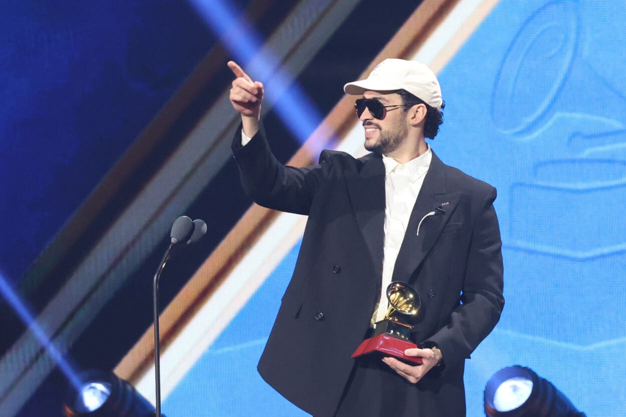 Bad Bunny brilla en los Latin Grammys: cinco premios, incluido álbum del año