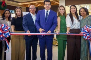 Inician feria de emprendedores en Santiago