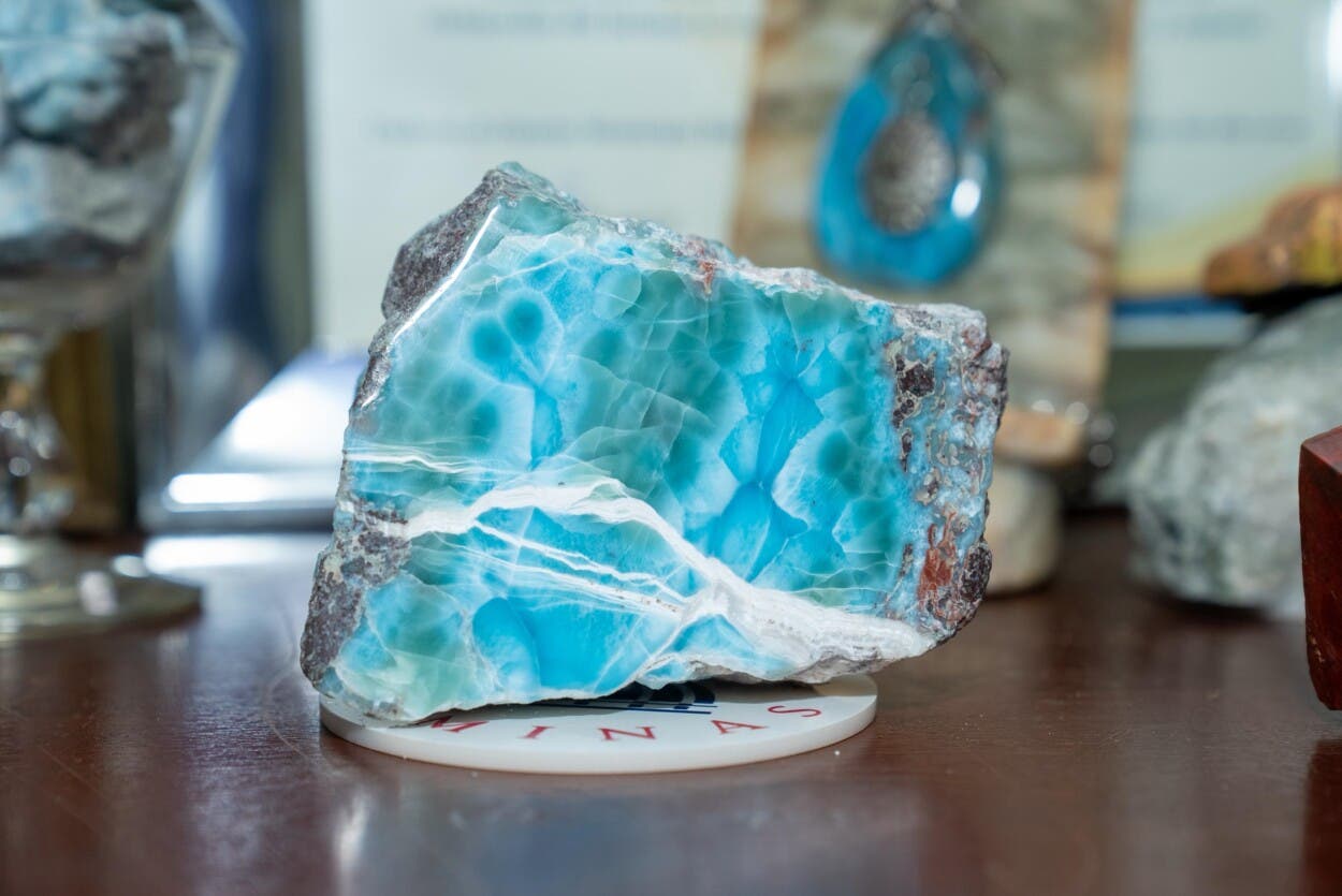 Golye Latoufe: “El Larimar es la identidad azul de República Dominicana”