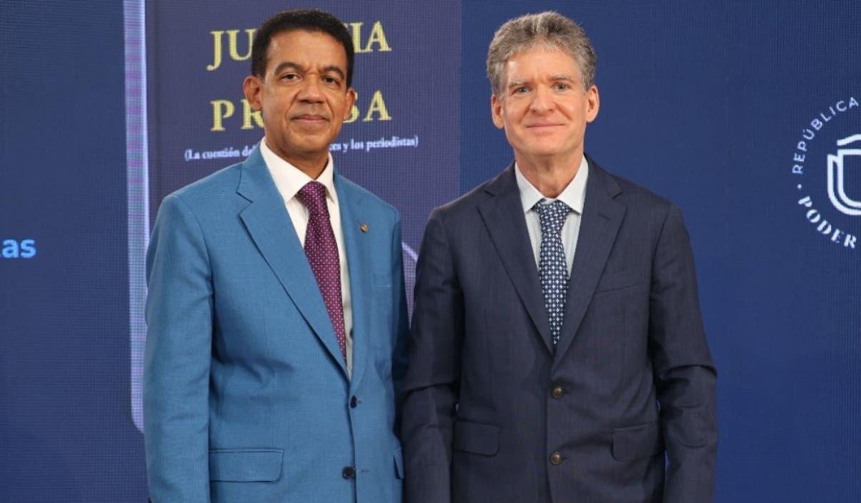 Juez Francisco Ortega presenta nuevo libro