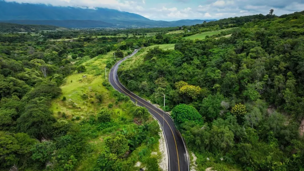 Abinader inaugura carreteras y el Bulevar Tenguerengue en San Juan