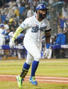 ¡Se rompió la mala racha! Mel Rojas Jr. concede primer regalo a Licey