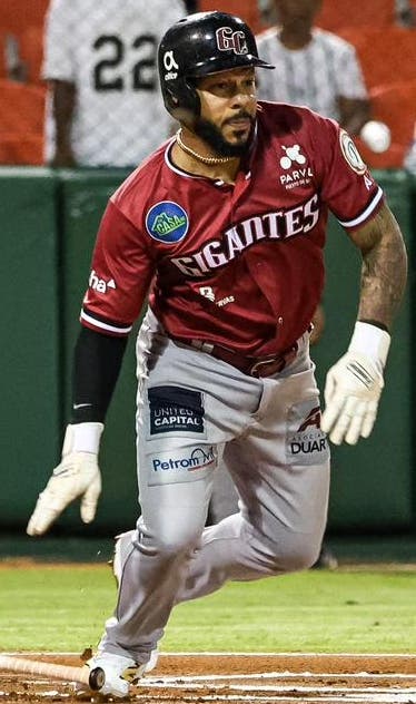 Leury García saca de apuros a los Gigantes