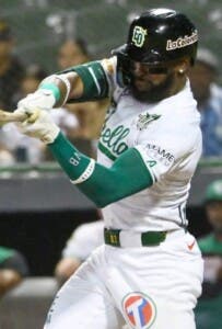 Estrellas se apoyanen Bruján y Rogers