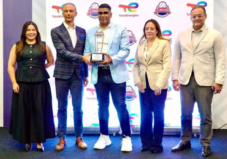 Dominicanos Primero dedicado a Félix José