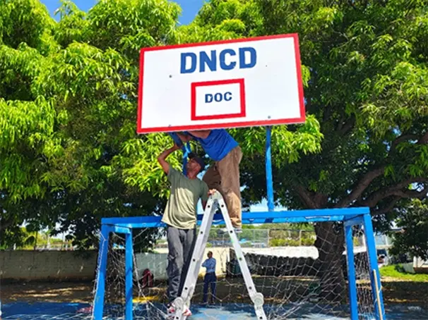 DNCD remoza varias canchas deportivas