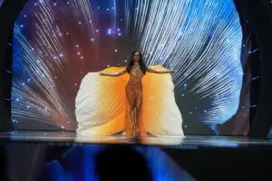Delegada de Jamaica en Miss Universo se recupera tras accidente en el escenario