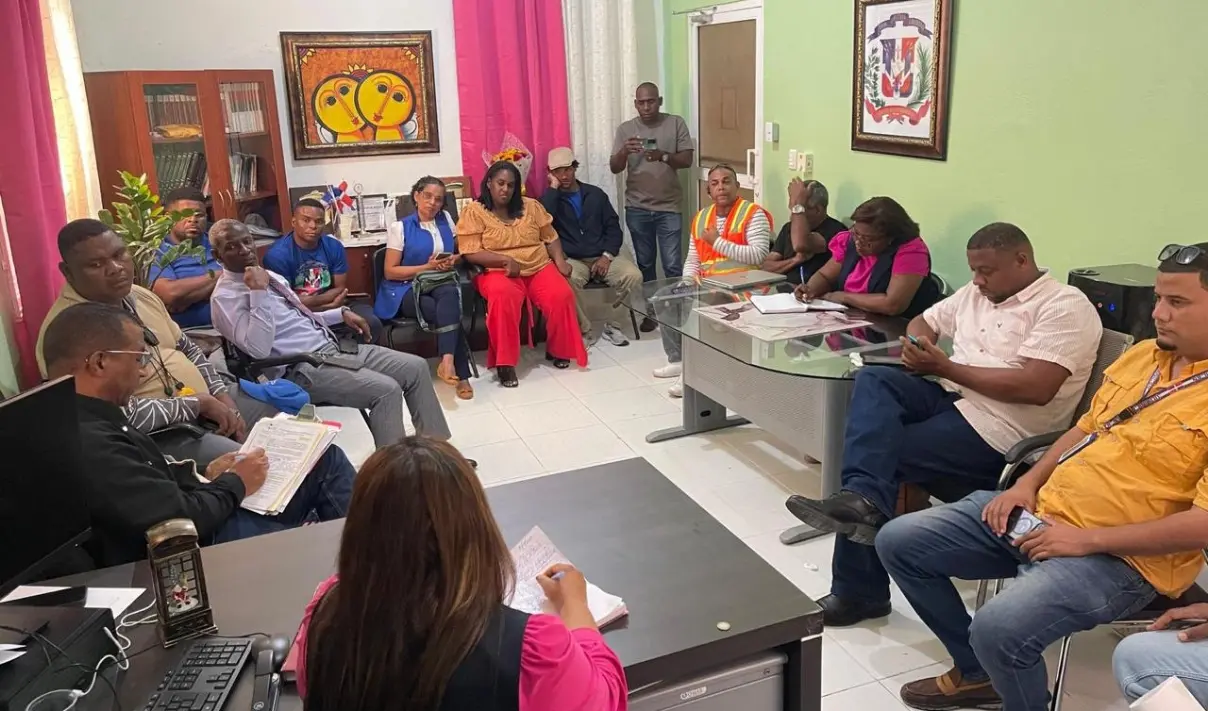 Reanudan docencia escuelas Boca Chica