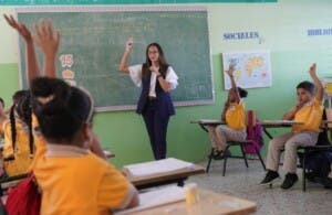 ADP contrata expertos para garantizar evaluación docente 2025