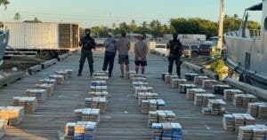 La DNCD y el Ministerio Público buscan a narcotraficantes tras decomiso de 1,559 kg de cocaína