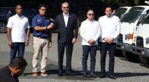 Gobierno entrega 141 equipos para CAASD