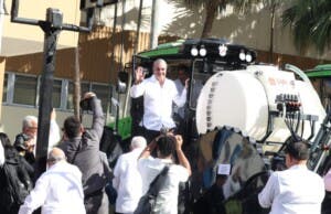 El presidente Abinader entrega maquinarias agrícolas para mejorar la producción de arroz y sustituir mano de obra extranjera