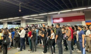 ¡Otra vez! Metro presenta avería