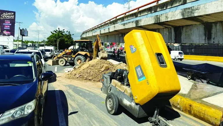 Caasd trabaja para restablecer el agua en Urbanización Fernández y otros sectores del ND