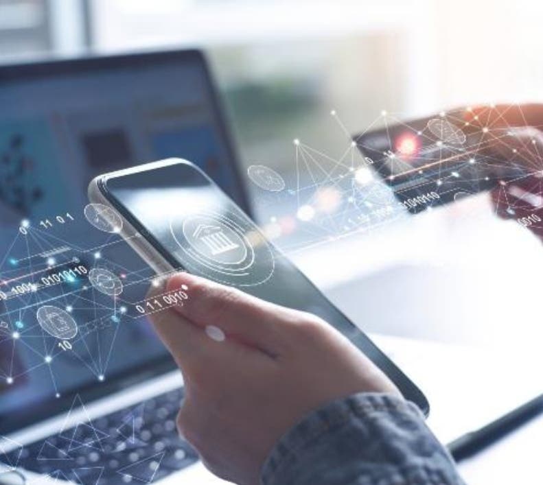 Dominicanos se encaminan hacia usar canales bancarios digitales