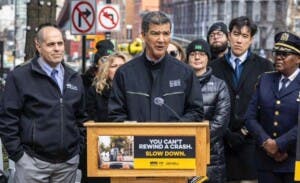 DOT-NYC inicia campaña para mejorar seguridad de los peatones