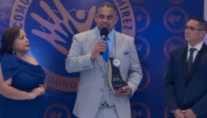 Cotuisanos en NYC reconocen al empresario Roberto Rojas