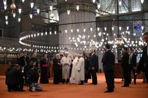 Respeto y Silencio: La sorprendente decisión del Papa León XIV en Estambul