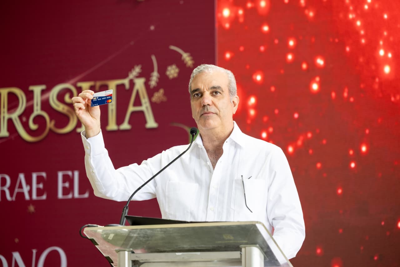 Abinader activa Bono Navideño 2025; impactará más de 2 millones de familias, afirma