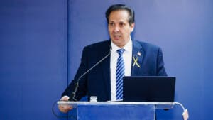 Atallah: solo 800 vacunados contra influenza y aumenta amenaza de infecciones resistentes a medicamentos