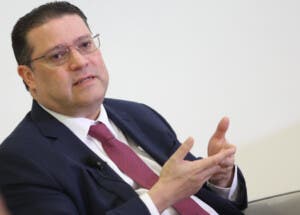 Eduardo Sanz Lovatón defiende subsidios en medio de debate por indexación salarial