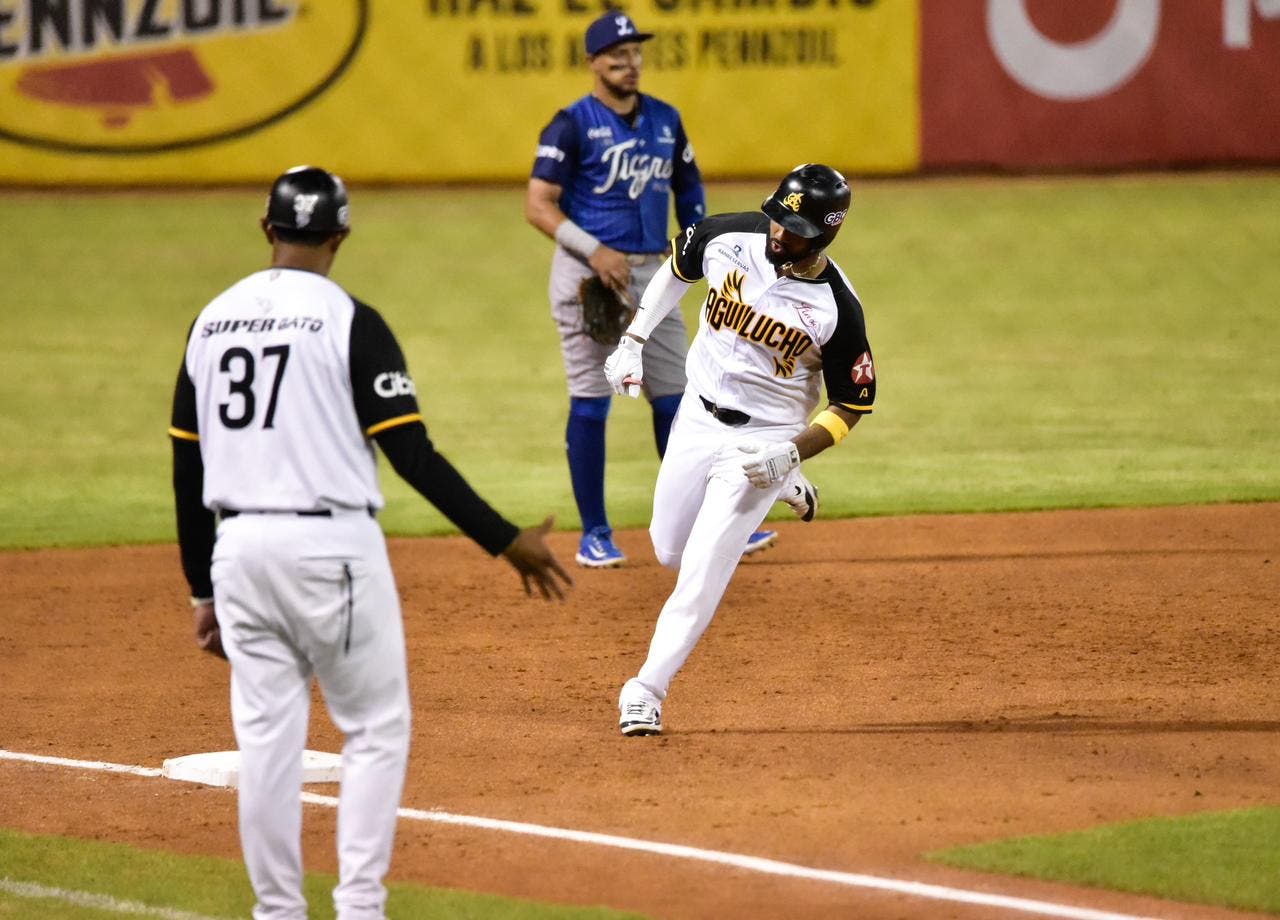 Béisbol dominicano se reanuda este lunes: Águilas Cibaeñas y Tigres del Licey se enfrentan