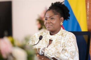 Vicepresidenta colombiana defiende que es víctima de violencia y no se alió con criminales