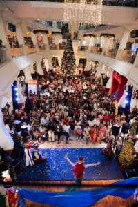 Acrópolis da la bienvenida a la Navidad con una noche mágica