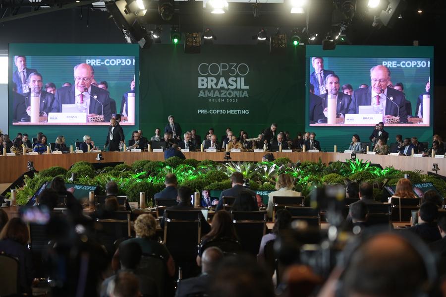 BRASILIA, 13 octubre, 2025 (Xinhua) -- El vicepresidente brasileño, y presidente en ejercicio de Brasil, Geraldo Alckmin, habla durante una reunión ministerial preparatoria de la 30ª Conferencia de las Partes (COP30) de las Naciones Unidas sobre el Cambio Climático, en el Centro Internacional de Conexiones de Brasil, en Brasilia, Brasil, el 13 de octubre de 2025. (Xinhua/Lucio Tavora) (lt) (oa) (ah) (vf)