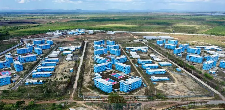 ¡Un nuevo comienzo! inician traslado de reclusos de La Victoria al nuevo centro Las Parras